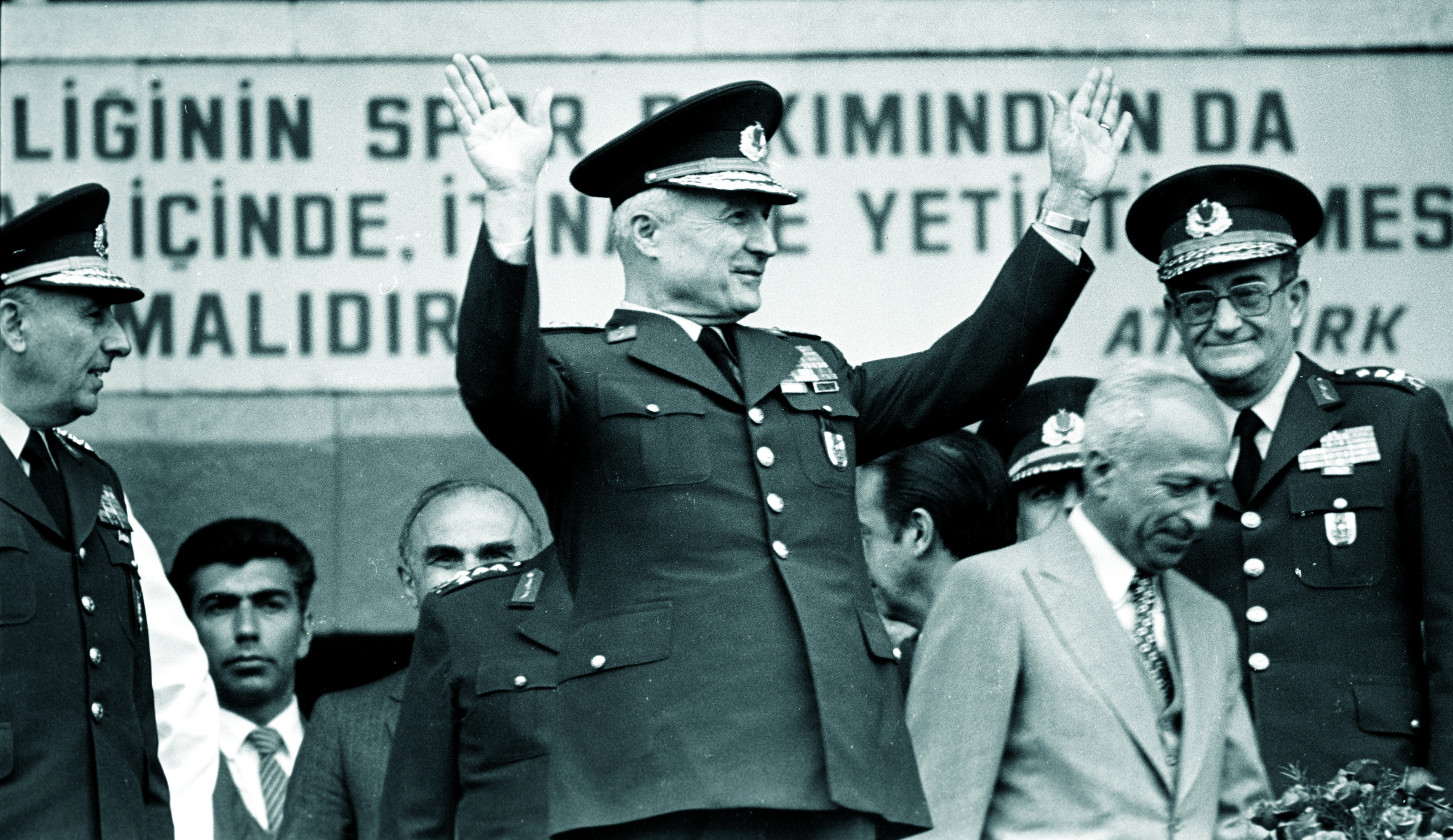 12 Eylül Darbesi Temmuz 1979'da Yapılacakken Neden Ertelendi? – Derin Tarih