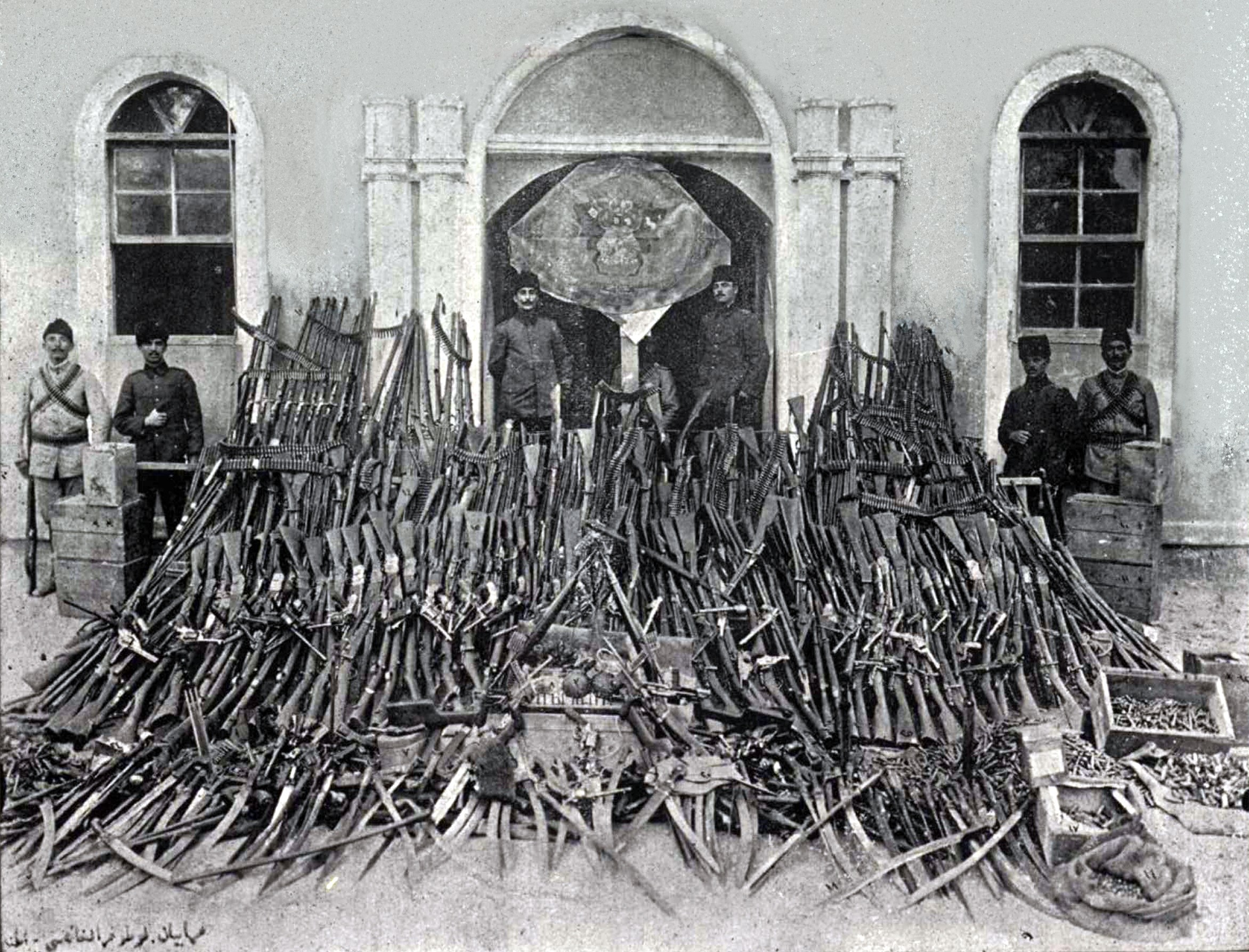 Porno qizlar bakalavr ziyofatiga yigit sotib oldi Yigitlar bir-birlarini silkitish uchun yigilishdi.